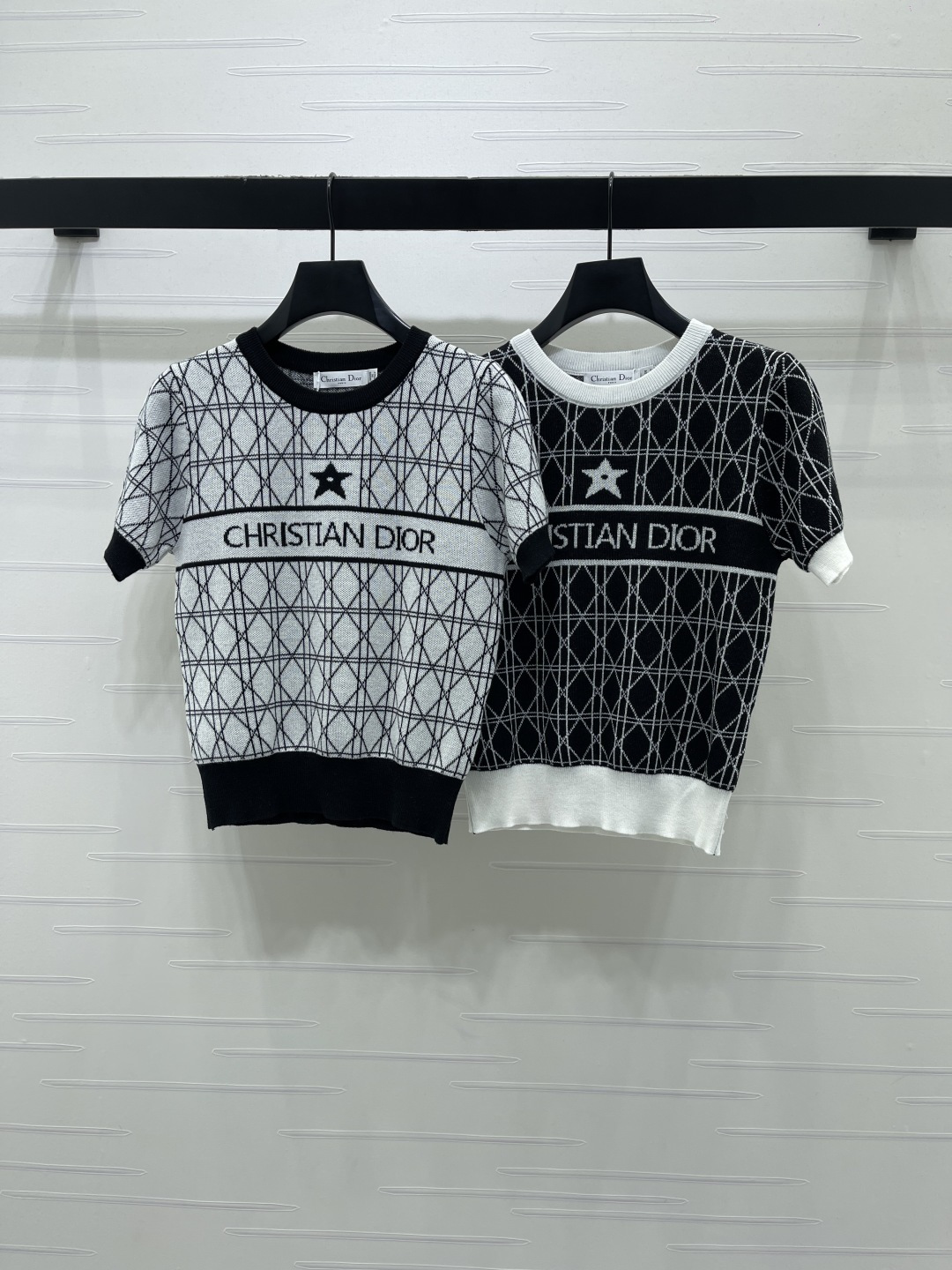 Women's short sleeves
